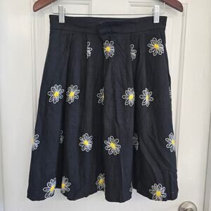 Weill Black Yellow Daisy Embroidered Pleated Skirt Knee Length 6 Viscose Lined